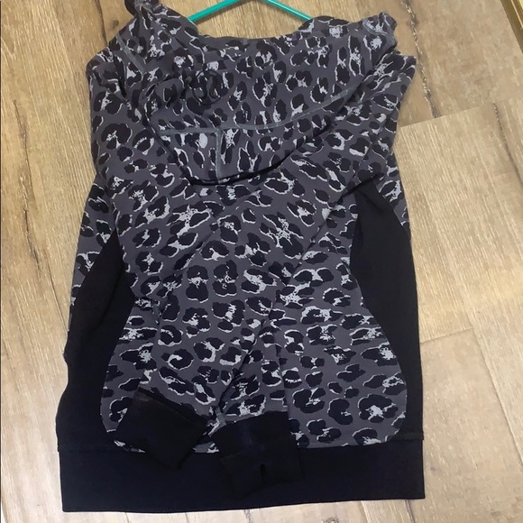 Lululemon jacket - Picture 5 of 5